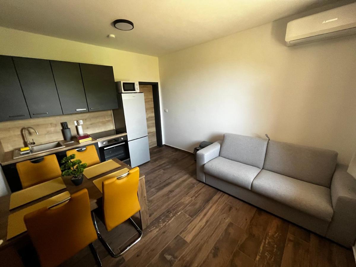 Active Chillax Oasis Apartments Ankaran Exterior foto